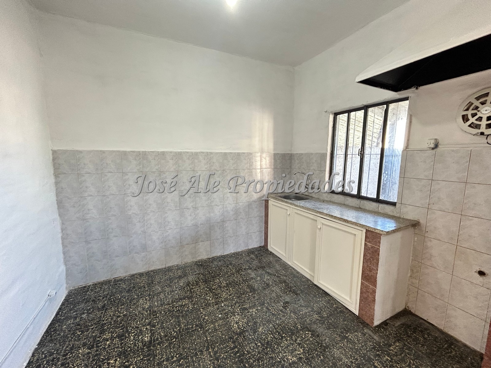 Imagen 5 de Casa ubicada a tan solo 2 cuadras del Shopping de 3 dormitorios.