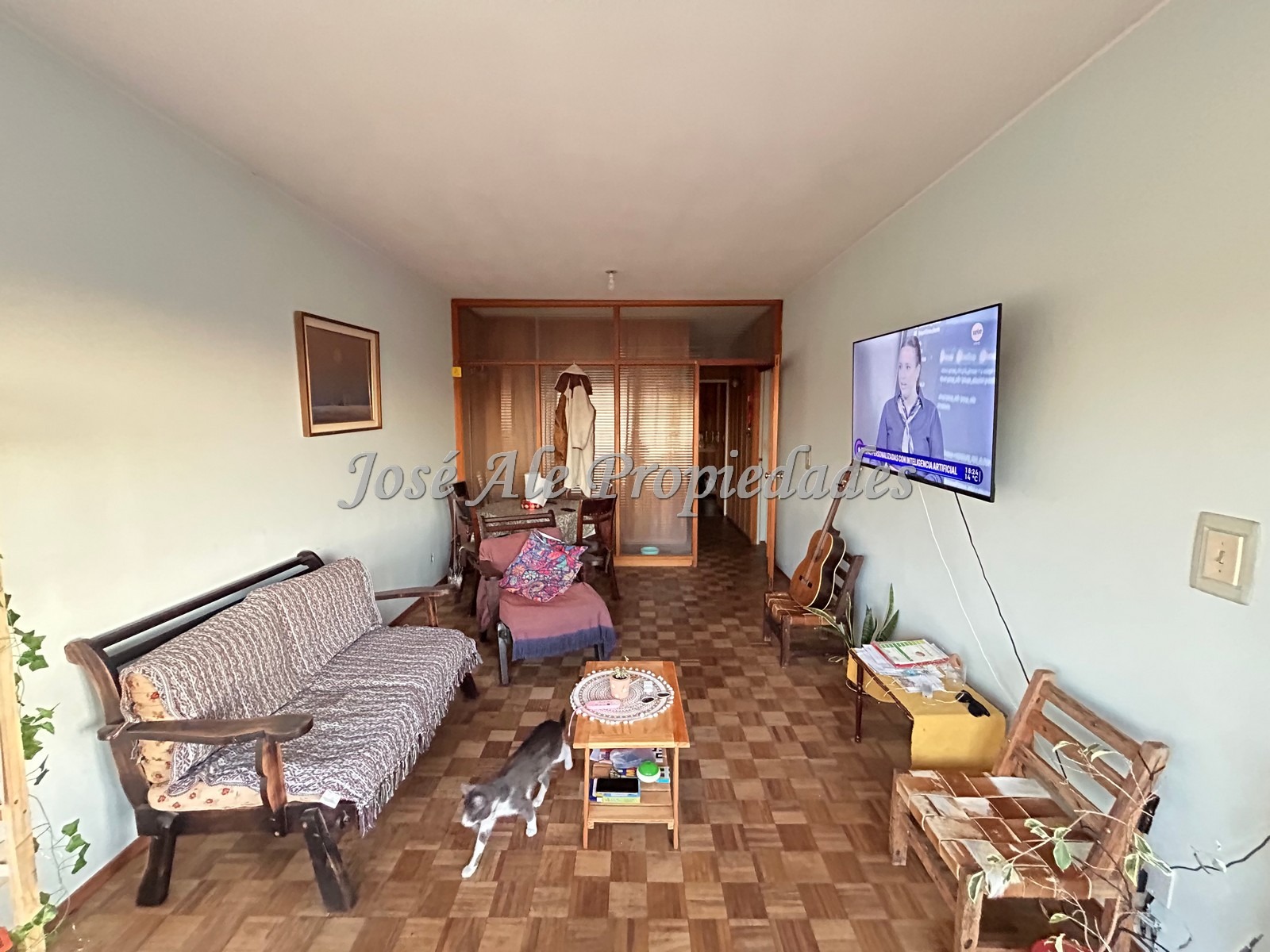 Imagen 3 de Hermoso apartamento céntrico de 3 dormitorios ubicado sobre la Av Principal, Colonia.