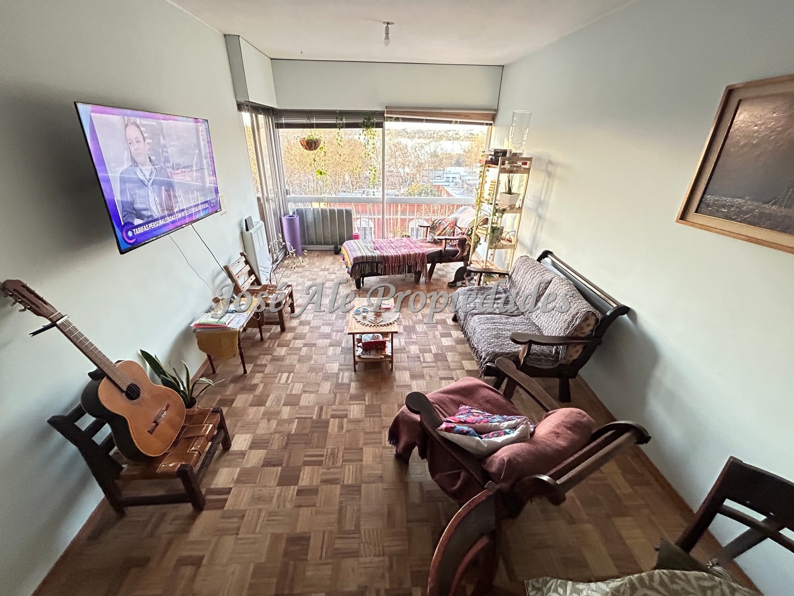 Imagen 4 de Hermoso apartamento céntrico de 3 dormitorios ubicado sobre la Av Principal, Colonia.