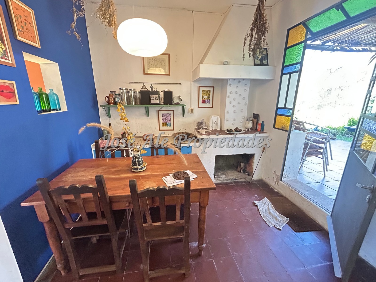 Imagen 5 de NUEVO PRECIO! Hermosa casa de grande dimensiones. Rodeada por un entorno de naturaleza, Colonia