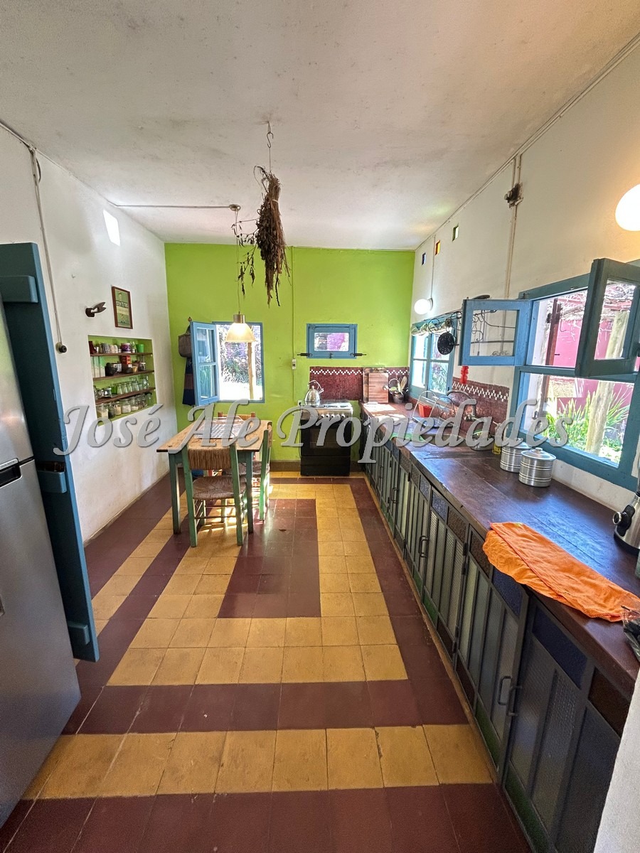 Imagen 6 de NUEVO PRECIO! Hermosa casa de grande dimensiones. Rodeada por un entorno de naturaleza, Colonia