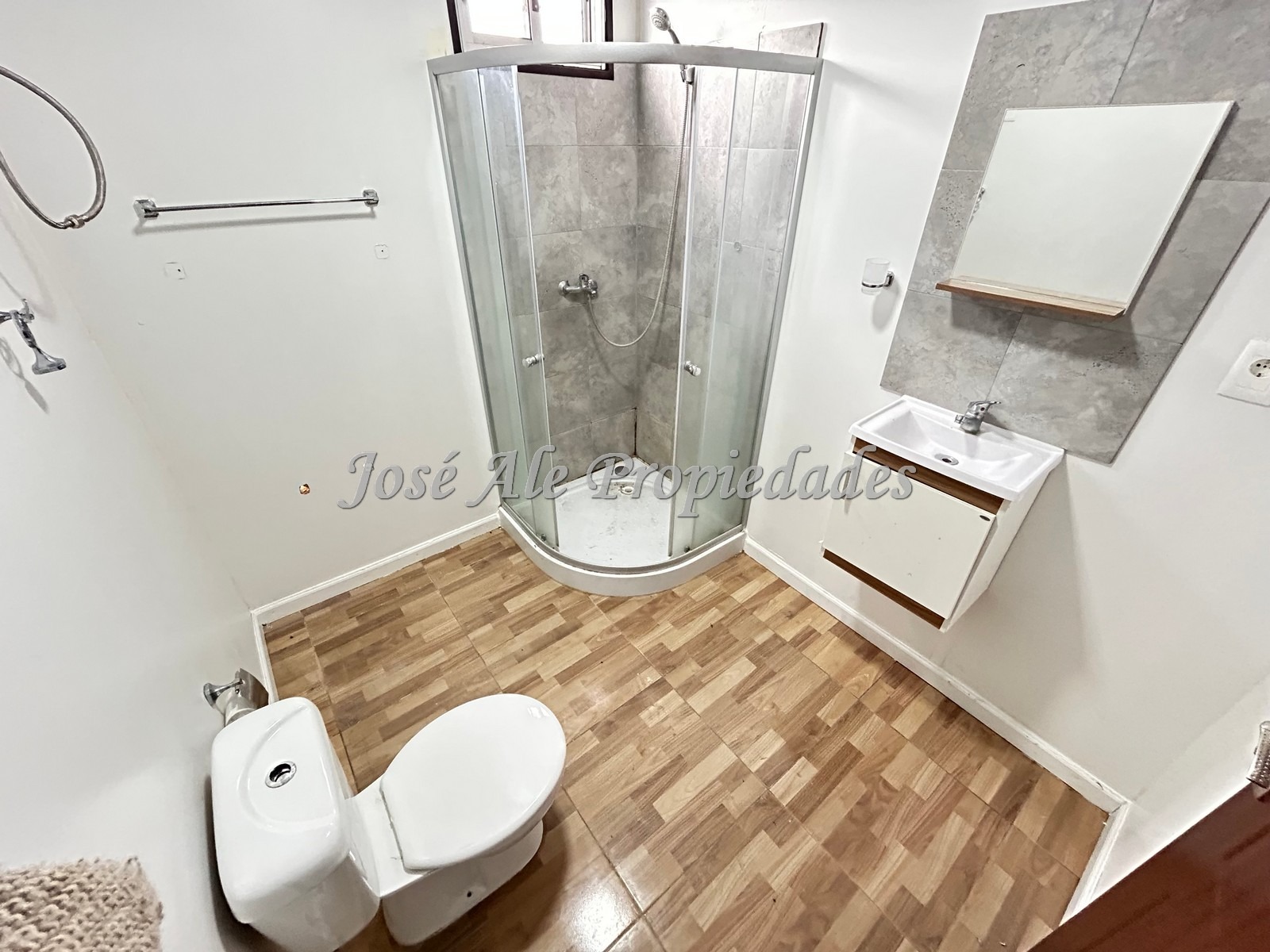 Imagen 9 de Casa ubicada en ruta 21 a tan solo 10 minutos del centro de la ciudad de Colonia del Sacramento.