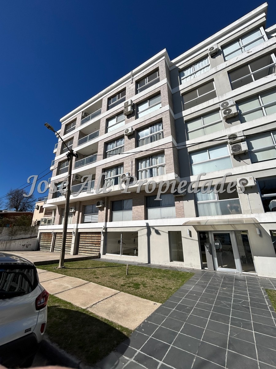 Imagen 7 de Espectacular apartamento de un dormitorio en edificio residencial frente al Rio de la Plata, Colonia.
