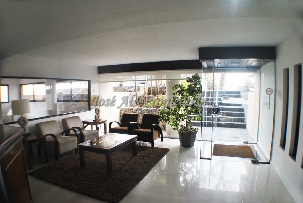 Imagen 10 de Espectacular departamento ubicado en Rambla Costanera de Colonia del Sacramento, con magnífica vista al Río de la Plata.