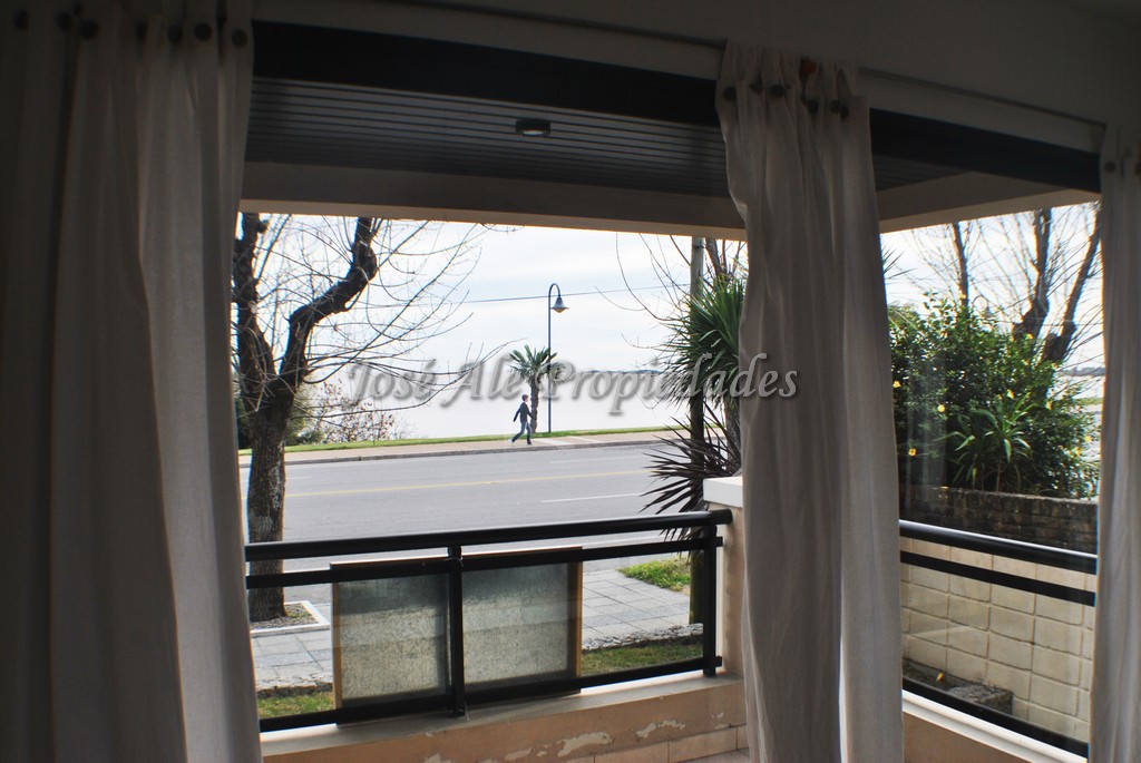 Imagen 4 de Espectacular departamento ubicado en Rambla Costanera de Colonia del Sacramento, con magnífica vista al Río de la Plata.