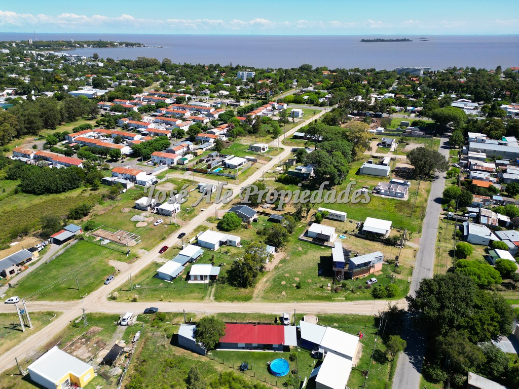 Imagen 10 de Casa ubicada en el Real de San Carlos a pocos cuadras de la Rambla de Colonia.