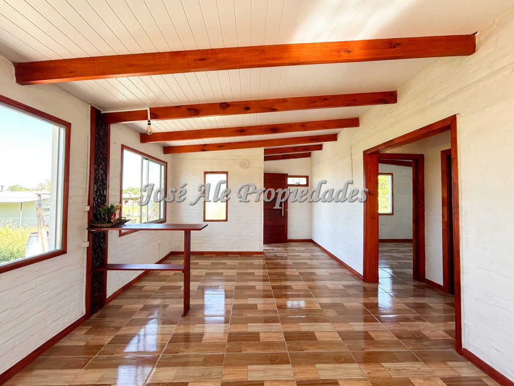 Imagen 4 de Casa ubicada en el Real de San Carlos a pocos cuadras de la Rambla de Colonia.