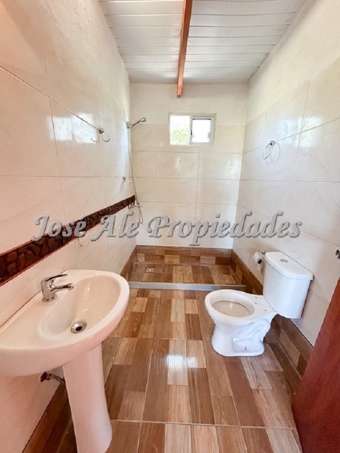 Imagen 7 de Casa ubicada en el Real de San Carlos a pocos cuadras de la Rambla de Colonia.