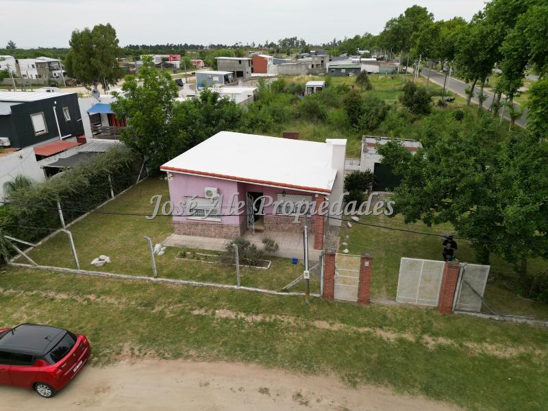 Propiedad de 2 dormitorios ubicada cerca de la playa de Ferrando, Colonia.