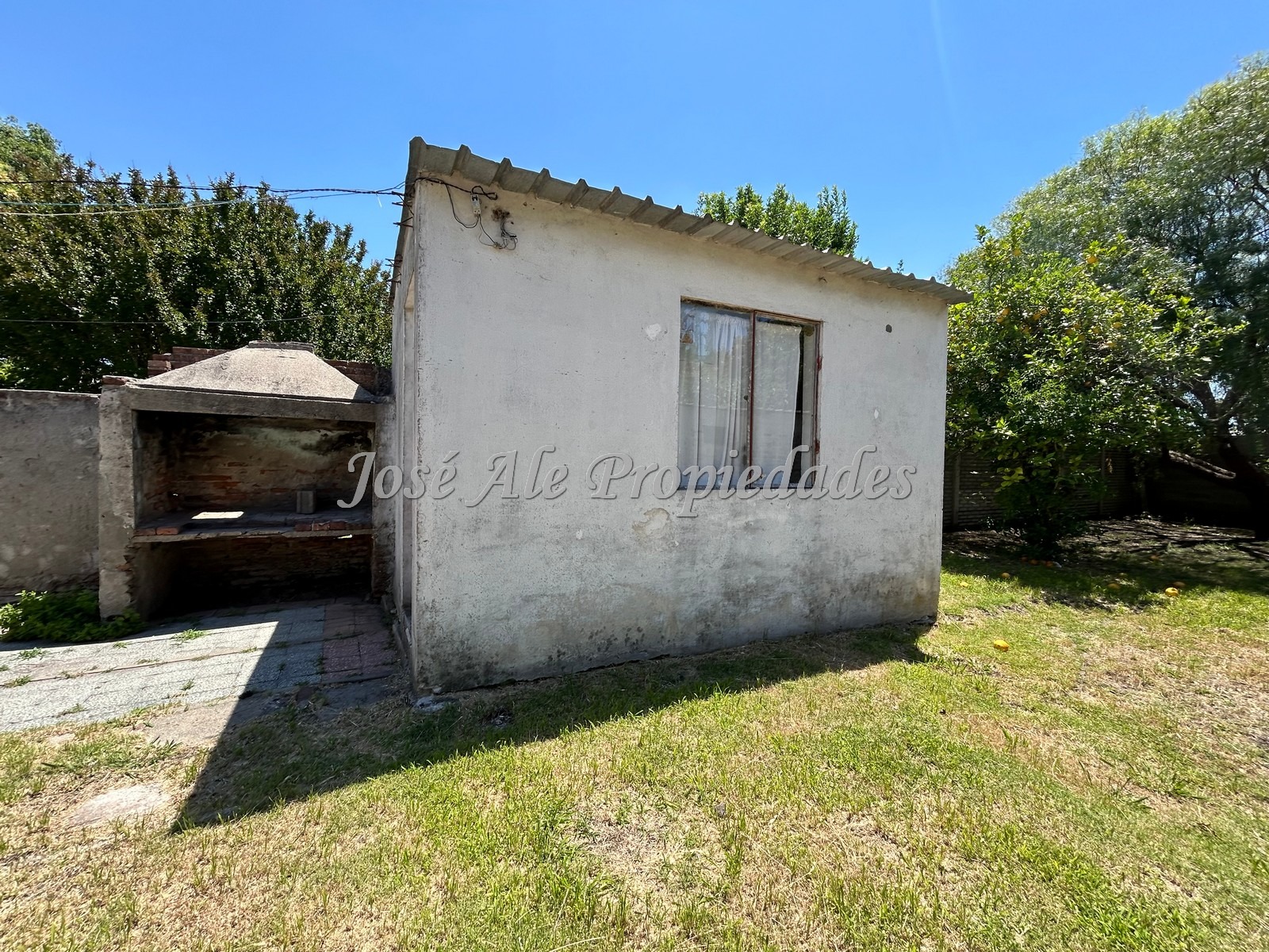 Imagen 9 de Casa amplia de 3 dormitorios, ideal para familia y con múltiples comodidades, ubicada en zona tranquila y arbolada, de Colonia.