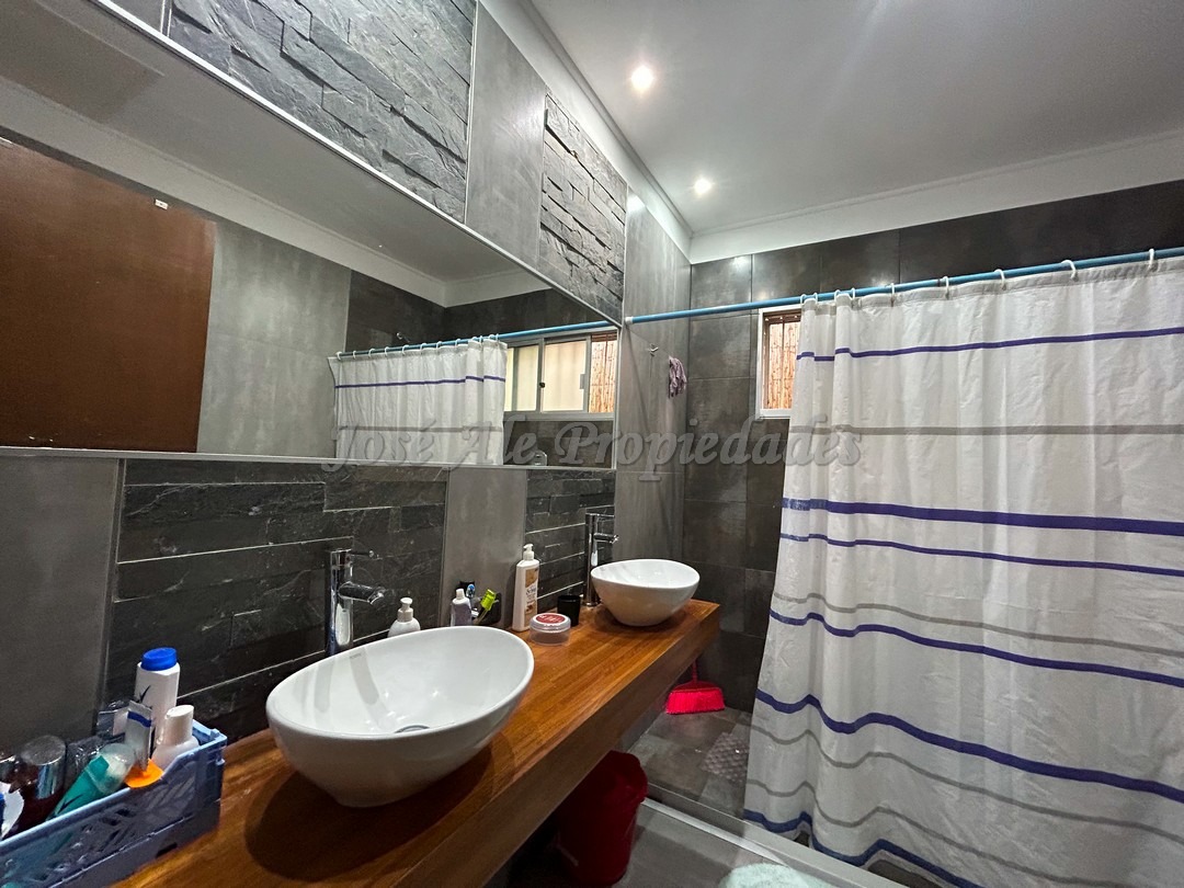 Imagen 7 de Excelente propiedad ubicada a metros de Rambla Costanera, estratégicamente ubicada a pasos del centro de la ciudad.