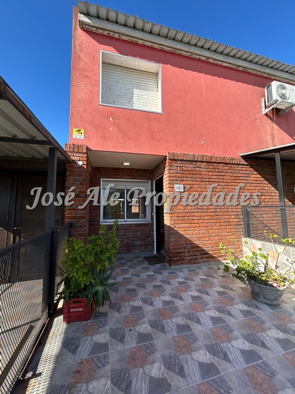 Imagen 3 de Vivienda de 3 dormitorios, ubicada en el general a 200m del Super Mágico, Colonia.