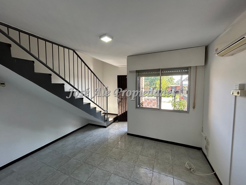 Imagen 4 de Vivienda de 3 dormitorios, ubicada en el general a 200m del Super Mágico, Colonia.