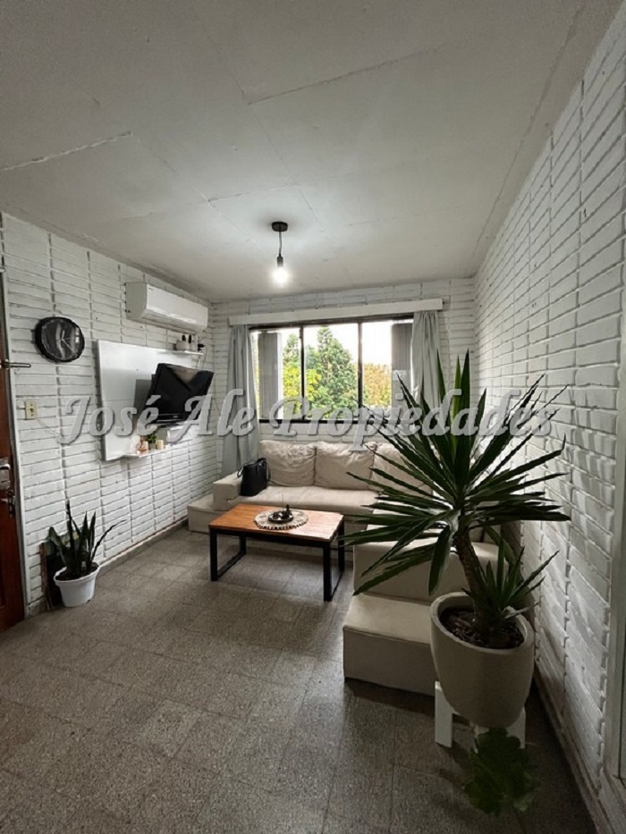 Imagen 1 de Vivienda INVE ubicada en Pueblo Nuevo próxima a 2 avenidas, Colonia.