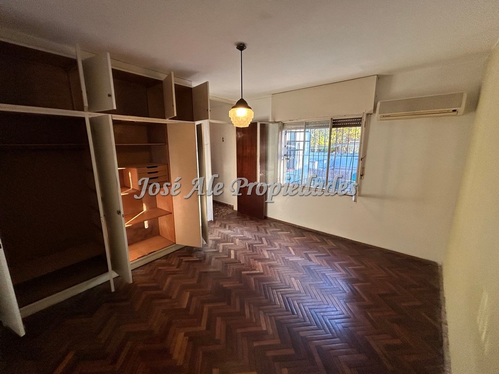 Imagen 7 de Casa de 4 dorm. ubicada a media cuadra de la icónica Puerta de la Ciudadela, barrio histórico de Colonia del Sacramento.