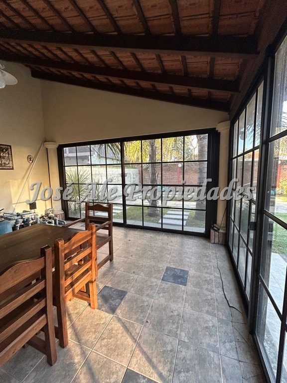 Imagen 10 de Hermosa casa de 3 dormitorios, ubicada a metros de la Rambla Costanera y playas de Colonia.