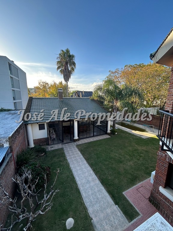 Imagen 2 de Hermosa casa de 3 dormitorios, ubicada a metros de la Rambla Costanera y playas de Colonia.