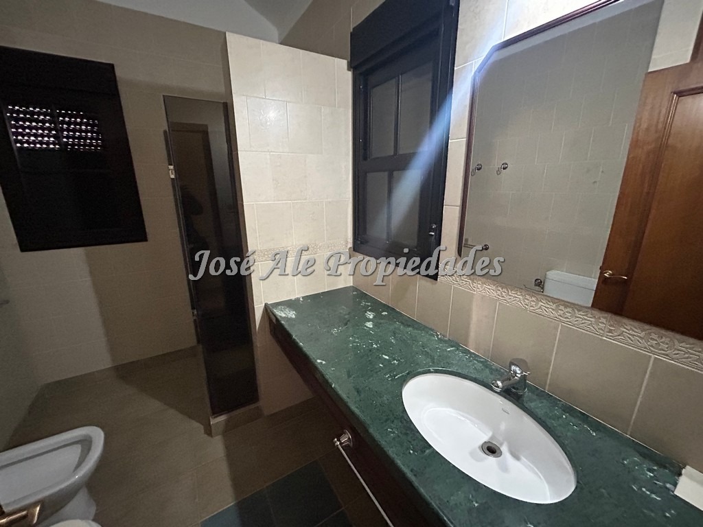 Imagen 4 de Hermosa casa de 3 dormitorios, ubicada a metros de la Rambla Costanera y playas de Colonia.