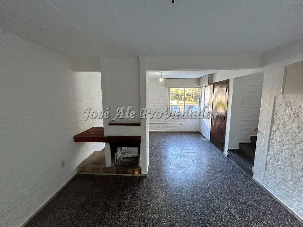 Imagen 3 de Casa en estupenda de 2 dormitorios en la zona de Real de San Carlos.