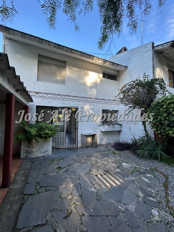 Imagen 8 de Casa en estupenda de 2 dormitorios en la zona de Real de San Carlos.