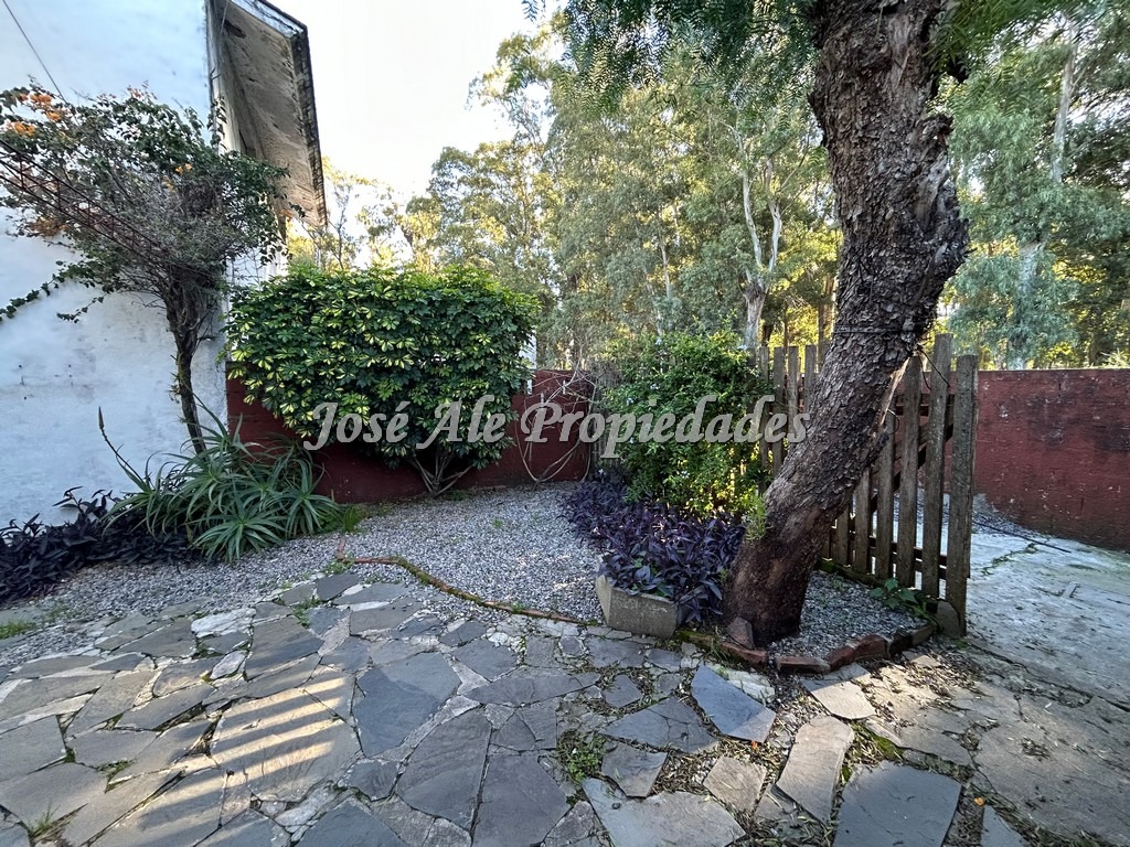 Imagen 9 de Casa en estupenda de 2 dormitorios en la zona de Real de San Carlos.