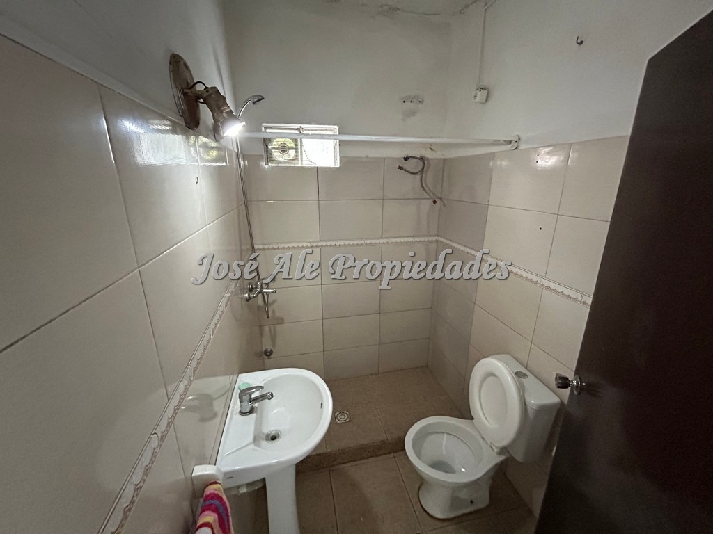 Imagen 7 de Casa de 3 dormitorios ubicada en el Real de San Carlos, frente a la UDE y  a pasos de la Plaza de Toros, Colonia.