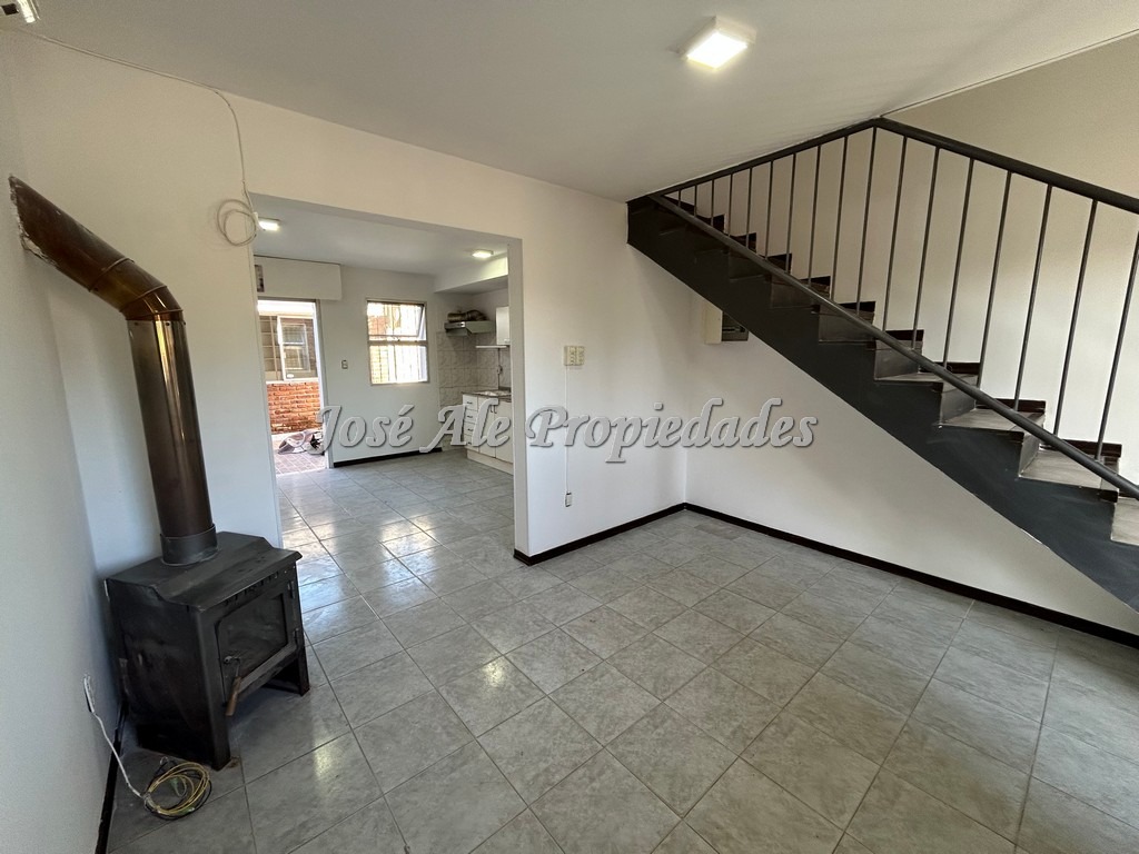 Imagen 5 de Vivienda de 2 dormitorios, ubicada en el general a 200m del Super Mágico, Colonia.