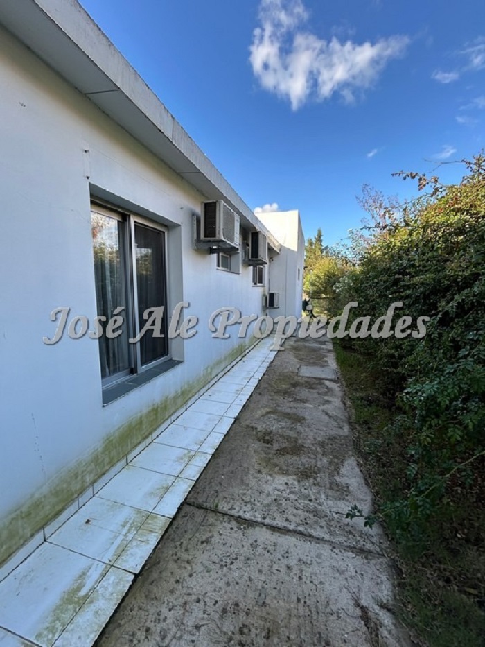 Imagen 9 de Casa de 3 dormitorios ubicada en el Real de San Carlos, Colonia.