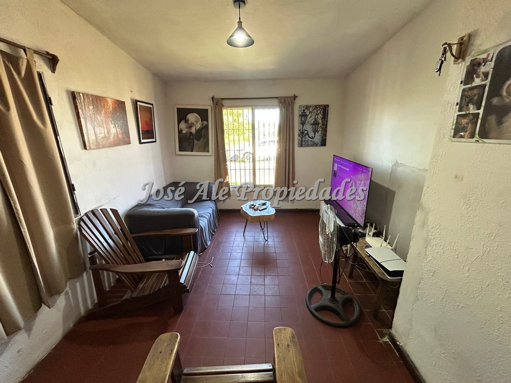 Imagen 3 de Casa con barbacoa/garaje ubicada próxima a ruta 21, en el Real de San Carlos, Colonia.