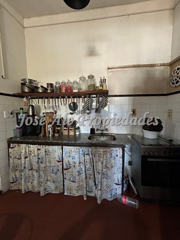 Imagen 4 de Casa con barbacoa/garaje ubicada próxima a ruta 21, en el Real de San Carlos, Colonia.