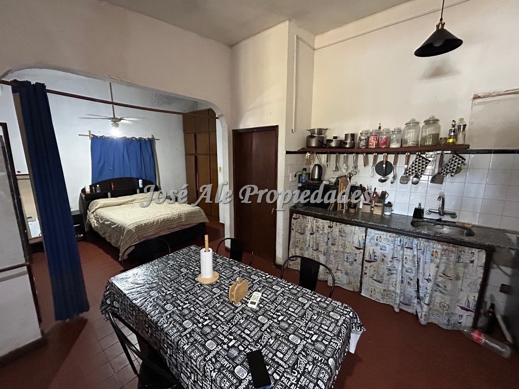 Imagen 5 de Casa con barbacoa/garaje ubicada próxima a ruta 21, en el Real de San Carlos, Colonia.