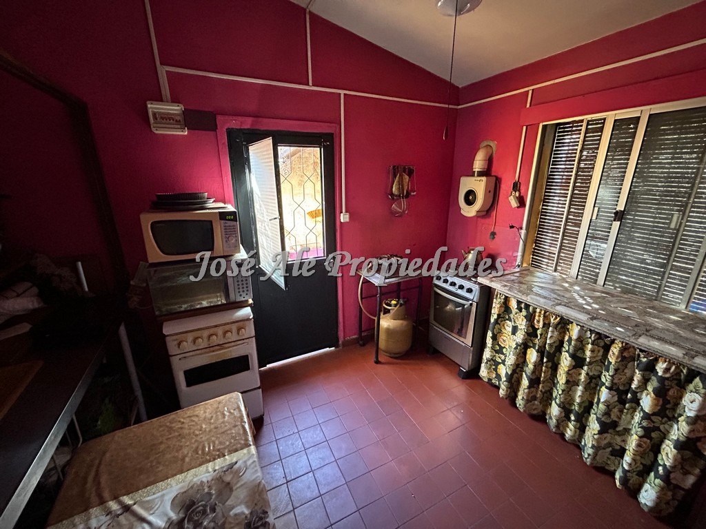 Imagen 7 de Casa con barbacoa/garaje ubicada próxima a ruta 21, en el Real de San Carlos, Colonia.