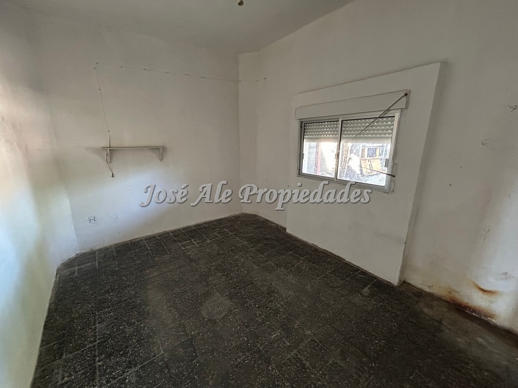 Imagen 3 de Casa de 2 dormitorios próxima a la Ruta 1, Colonia.