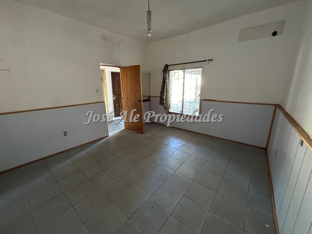 Imagen 4 de Casa de 2 dormitorios próxima a la Ruta 1, Colonia.