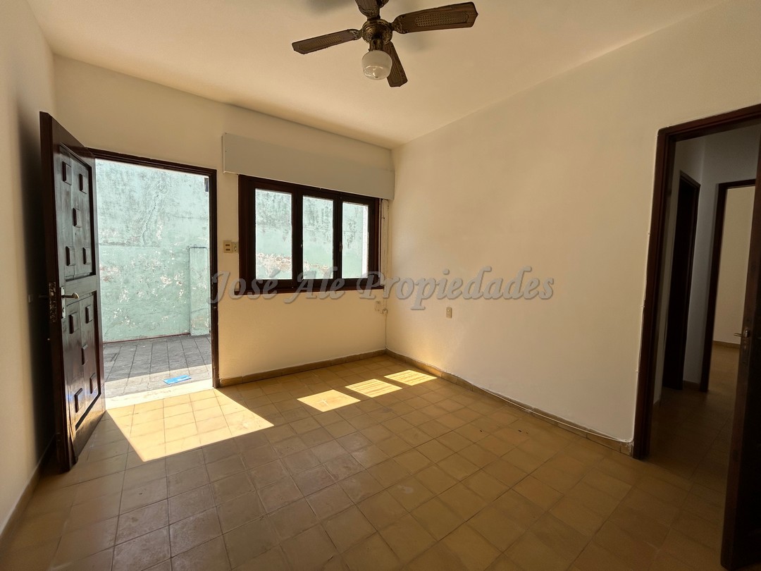 Imagen 1 de Hermosa propiedad ubicada en zona céntrica, próxima a las 2 avenidas y cerca del Shopping.