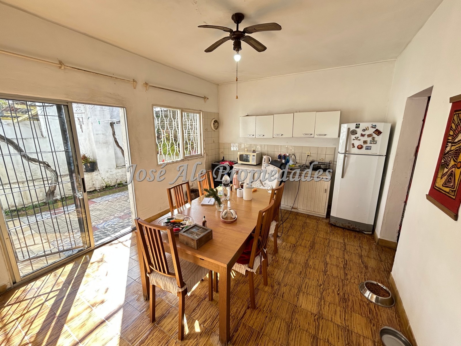 Imagen 5 de Importante propiedad de 149m2 edificados ubicada en el centro de Nueva Helvecia, Colonia.