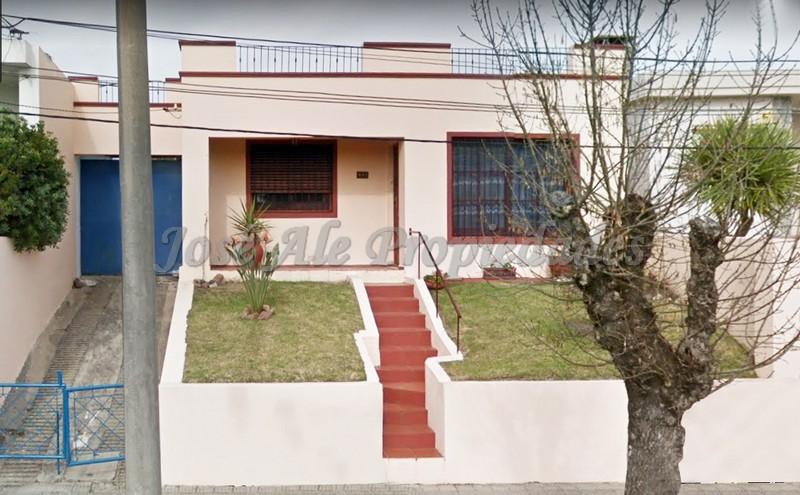 Propiedad en estratégica ubicación, a solo metros de Rambla Costanera y zona comercial.