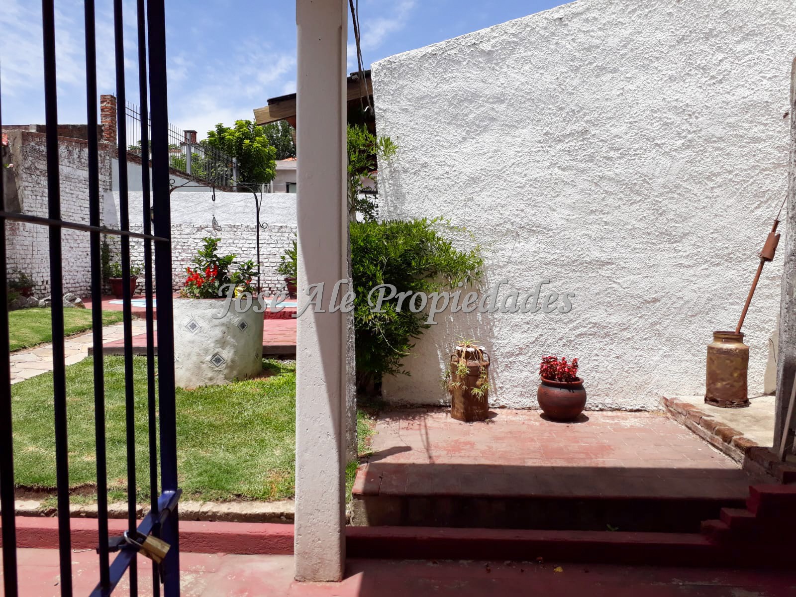 Imagen 5 de Propiedad en estratégica ubicación, a solo metros de Rambla Costanera y zona comercial.