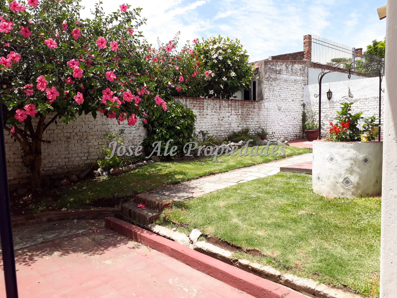 Imagen 6 de Propiedad en estratégica ubicación, a solo metros de Rambla Costanera y zona comercial.
