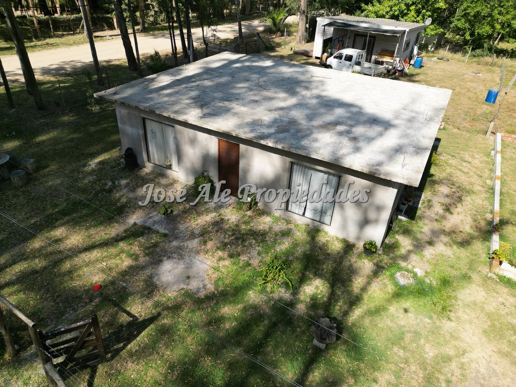 Imagen 3 de Casa de 2 dormitorios, ubicada en el balneario Santa Ana a pocas cuadras de la playa.