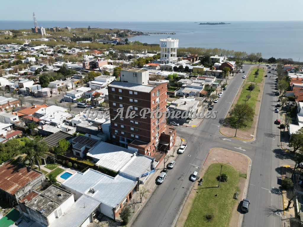 Imagen 1 de Apartamento de 3 dormitorios con magnifica vista a la ciudad tanto de día como de noche.