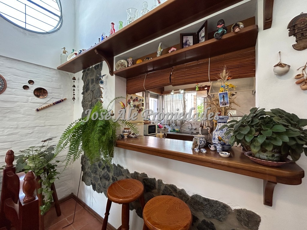 Imagen 4 de Destacada casa ubicada a pocas cuadras de las 2 avenidas y próxima al hospital de Colonia.