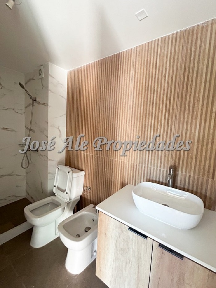 Imagen 9 de Apartamento con vista al Río en Edificio Sacramento, sobre Av. Gonzales Moreno a 1 cuadra de la Rambla de Colonia.