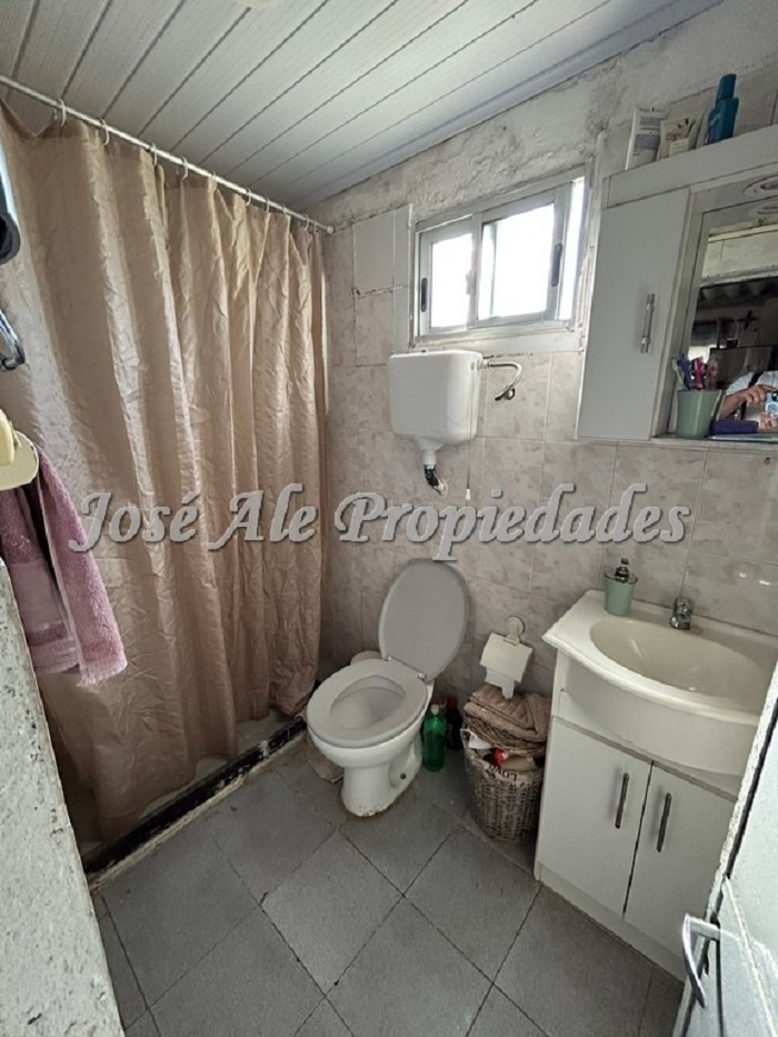 Imagen 10 de Lote único en colonia con dos casas y 3 boxes, ubicado en esquina frente a la renovada plaza de toros.