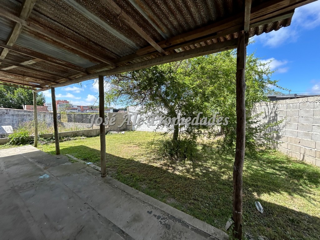 Imagen 10 de Amplia casa de 4 dormitorios con apto anexo completamente independiente.