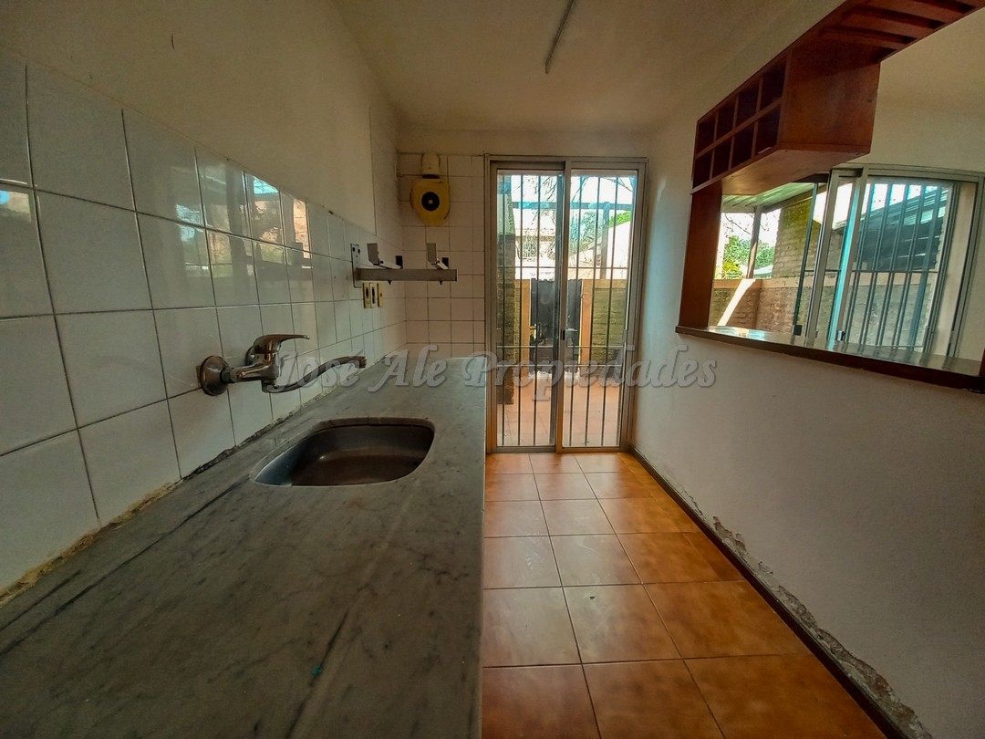 Imagen 6 de Hermosa vivienda ubicada en complejo sobre calle Zitarrosa, a metros de Rambla y playas de Colonia del Sacramento.