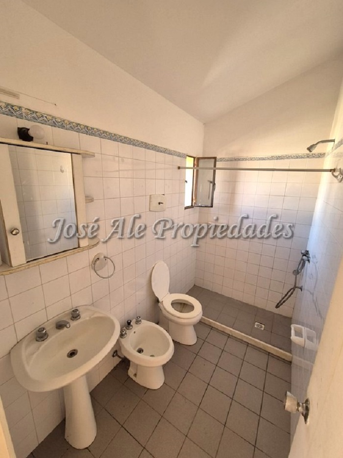 Imagen 8 de Hermosa vivienda ubicada en complejo sobre calle Zitarrosa, a metros de Rambla y playas de Colonia del Sacramento.