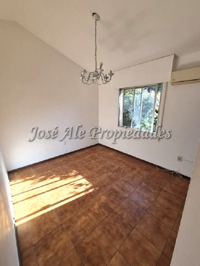 Imagen 8 de EN ALQUILER Hermosa vivienda ubicada en complejo sobre calle Zitarrosa, a metros de Rambla y playas de Colonia del Sacramento.