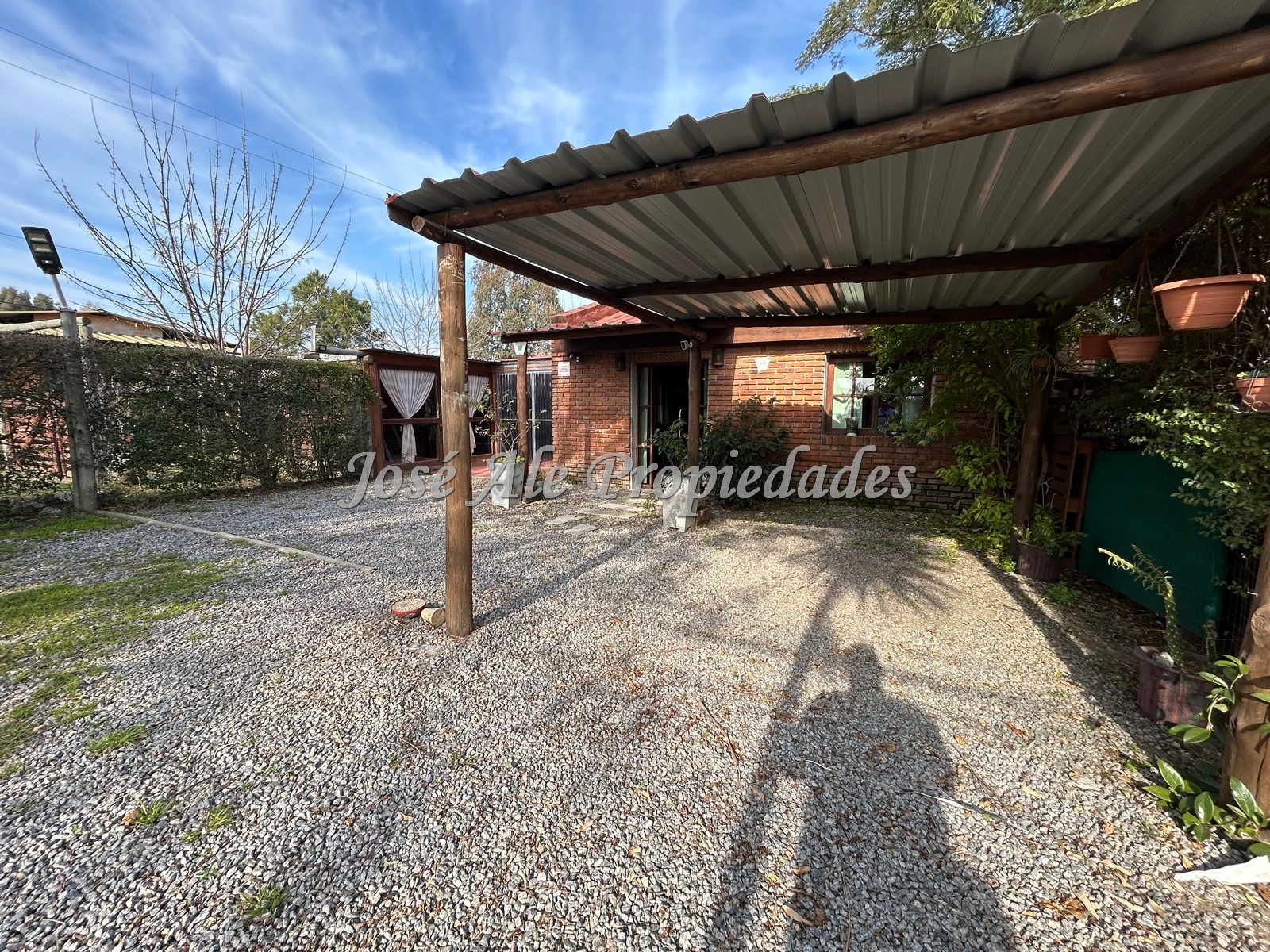 Imagen 2 de Hermosa propiedad de 2 dormitorios ubicada en El General, a 4 cuadras de la Ruta 1, Colonia.