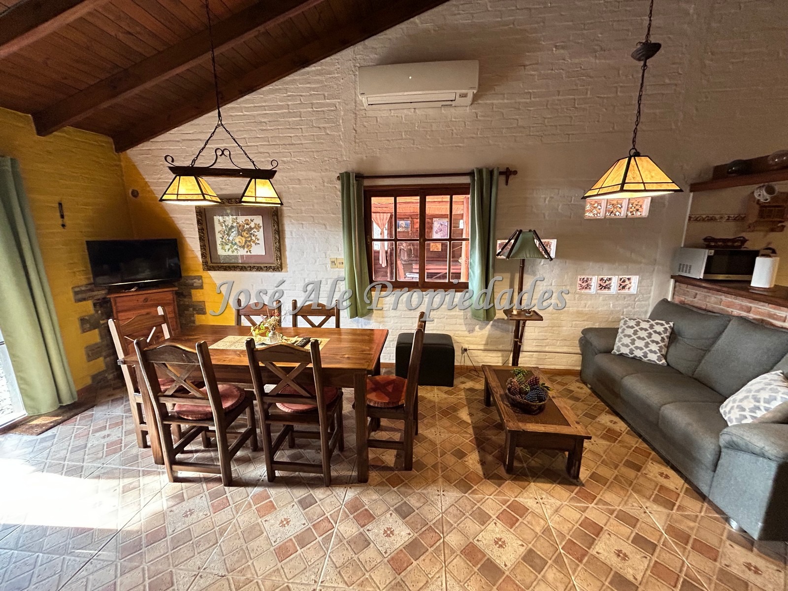 Imagen 3 de Hermosa propiedad de 2 dormitorios ubicada en El General, a 4 cuadras de la Ruta 1, Colonia.